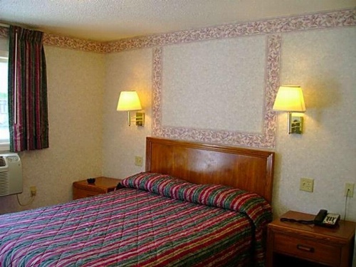 Passport Inn And Suites Chaplin image 10