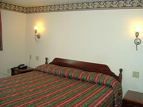 Passport Inn And Suites Chaplin image 14