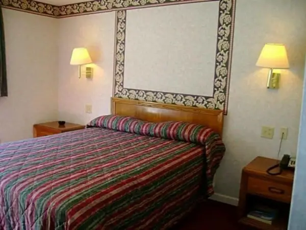Passport Inn And Suites Chaplin Main image