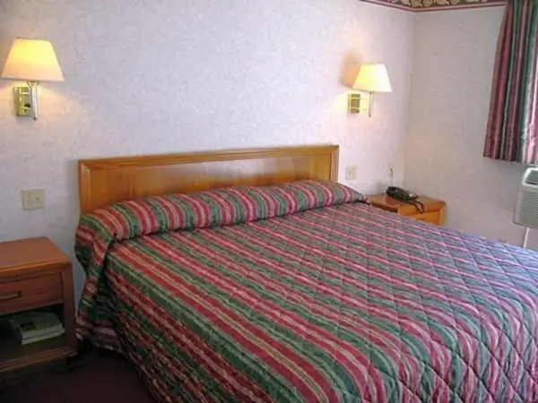 Passport Inn And Suites Chaplin 4