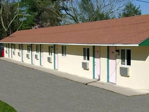 Passport Inn And Suites Chaplin 8