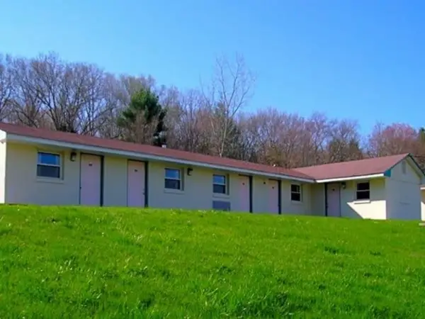 Passport Inn And Suites Chaplin 9